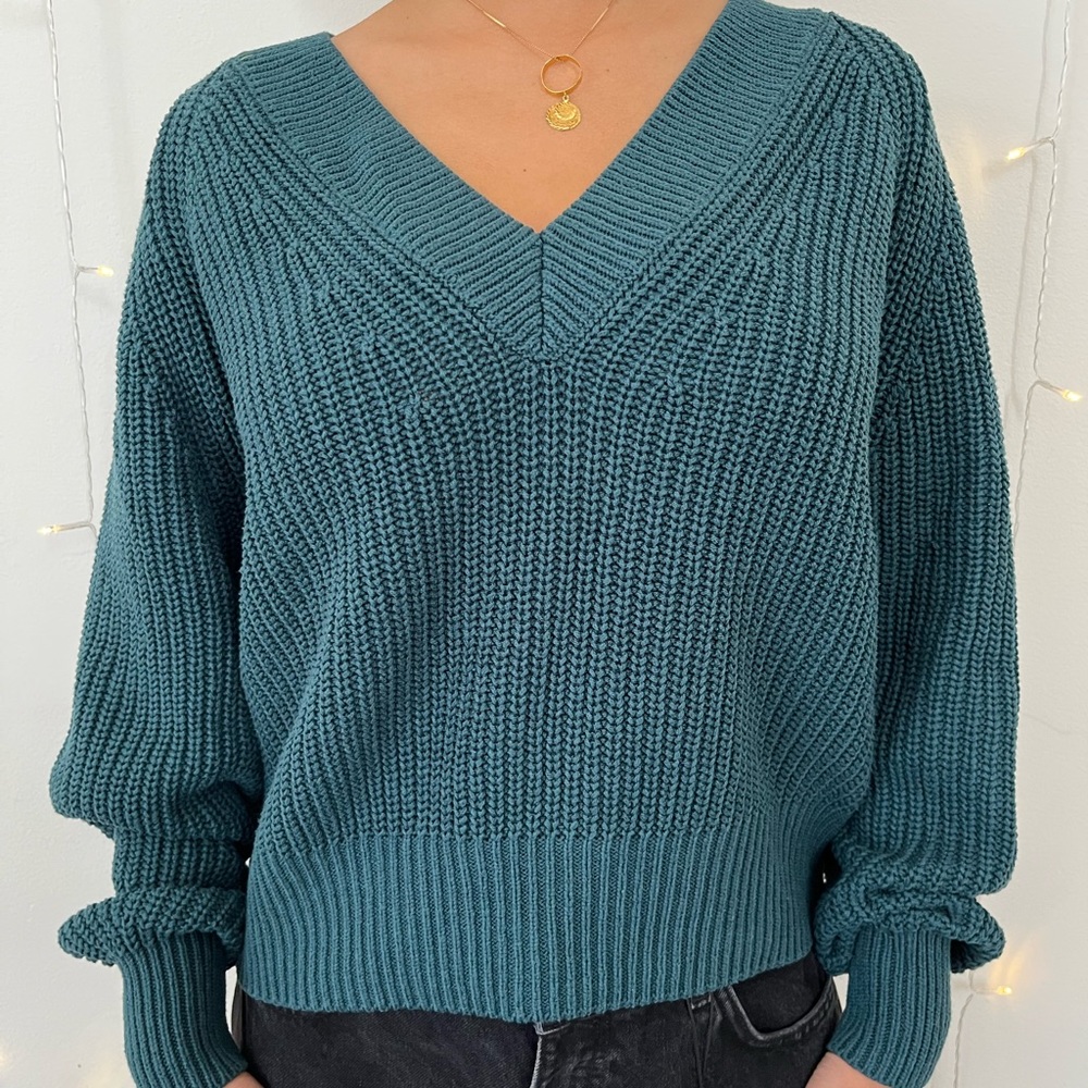 V neck sweater